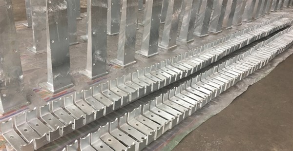 高速活動護欄的設計特點？